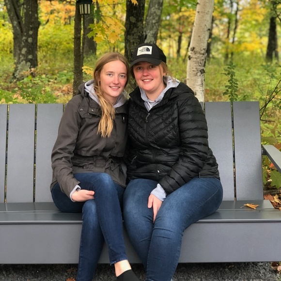 Meet your Posher, Maria - Picture 2 of 3